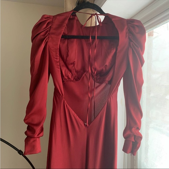 HOUSE OF CB Ottillie Sexy Open Back Puff Sleeves
Silky Satin Red Maxi Gown Dress - Picture 5 of 14